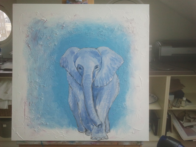 Elephant in progress: darker blue around the elephant