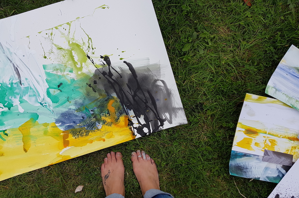 painting in the garden